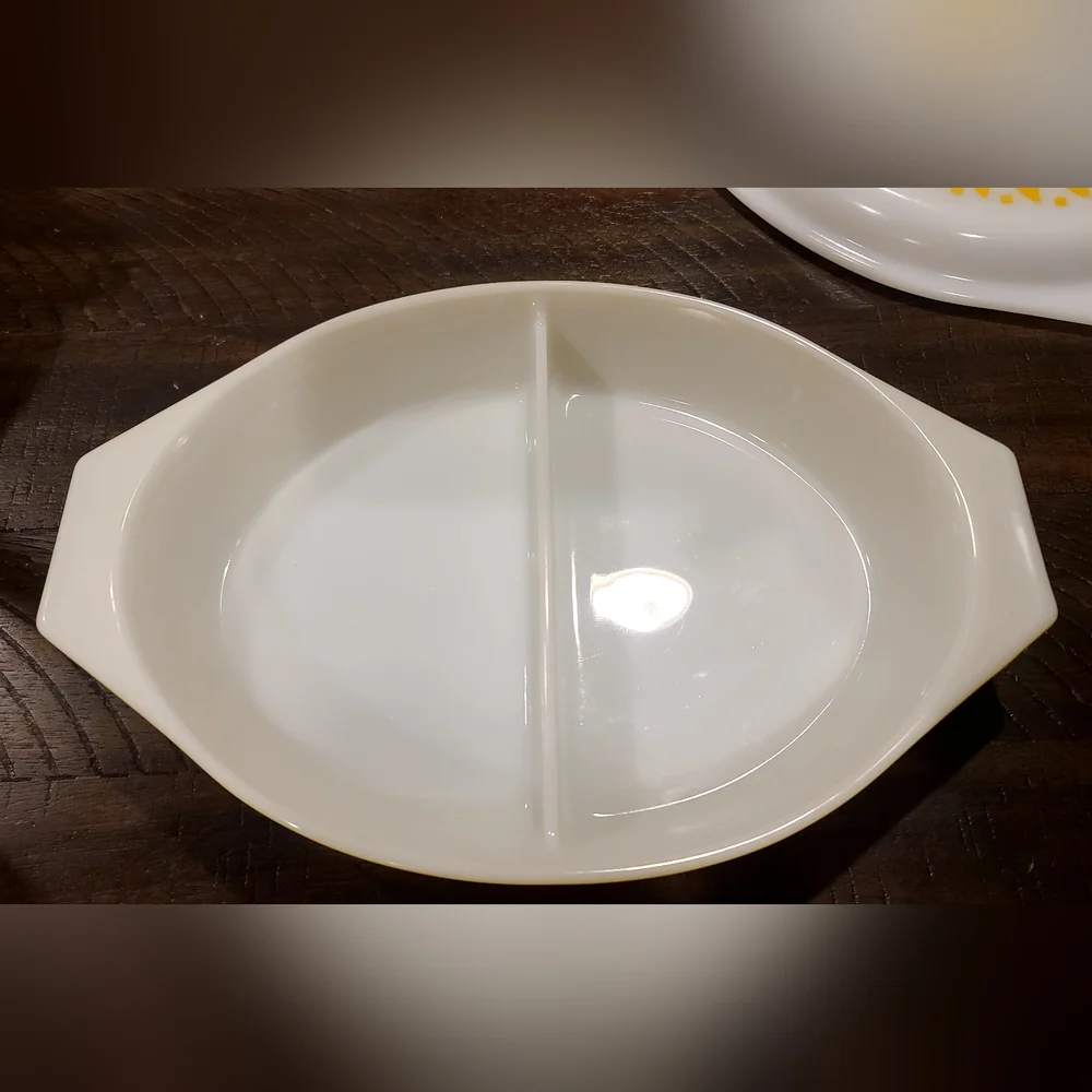 PYREX Vtg Sunflower Daisy Casserole Divided Dish With Lid 1 1/2 Quart
